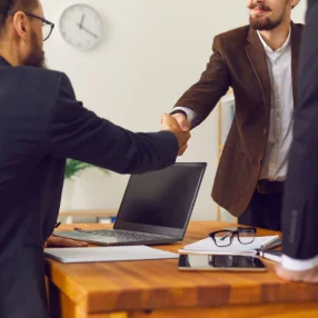du conseil, banque-assurance, expertise comptable et/ou juridique, …